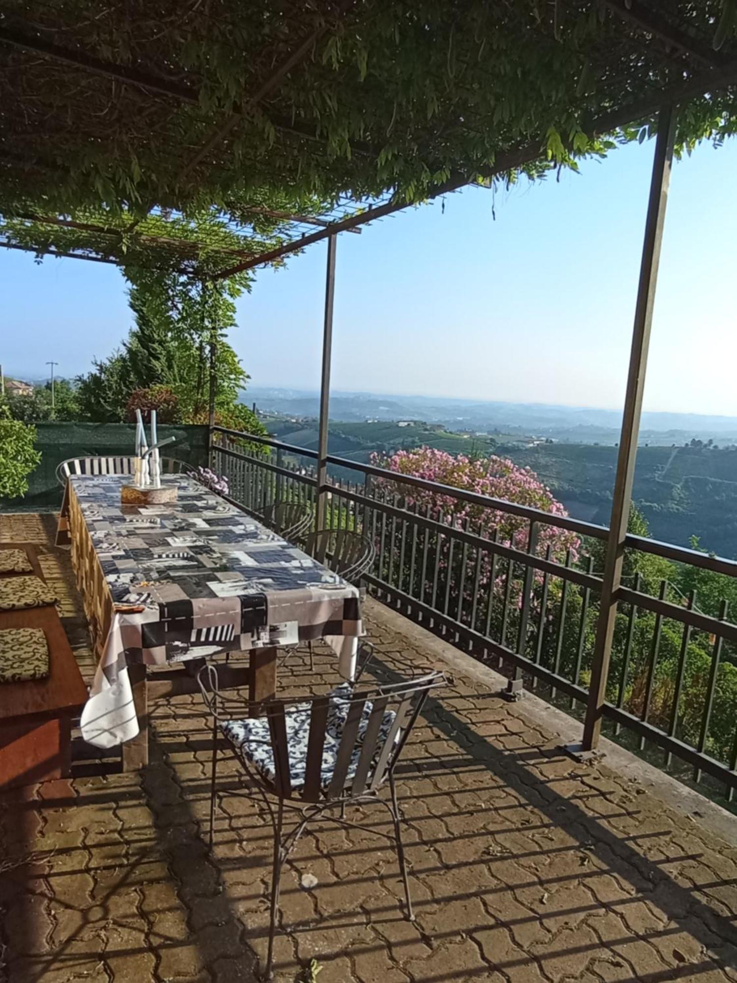 Casa Vacanza Il Colle Del Vento Калоссо Экстерьер фото